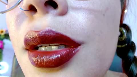 Snapshot of miss_evoleth2 chatting on February 25, 9:20 am Miss Evoleth online show from February 25, 9:20 am