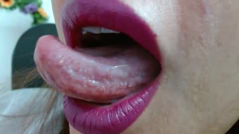 Snapshot of miss_evoleth2 chatting on March 7, 11:07 am Miss Evoleth online show from March 7, 11:07 am