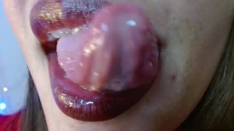 Snapshot of miss_evoleth2 chatting on March 26, 10:15 pm Miss Evoleth online show from March 26, 10:15 pm