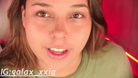 Snapshot of miss_galaxxia chatting on October 17, 8:55 pm Elisabeth IG galax xxia online show from October 17, 8:55 pm
