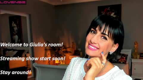 Snapshot of miss_giulia chatting on March 25, 3:12 am Miss Giulia online show from March 25, 3:12 am