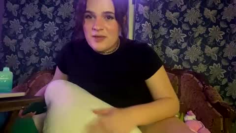 Snapshot of miss_honeypotpie chatting on February 5, 6:40 am miss_honeypotpie online show from February 5, 6:40 am