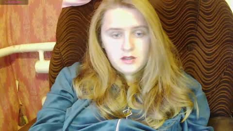 Snapshot of miss_iriss chatting on April 2, 3:53 pm Miss Iriss online show from April 2, 3:53 pm
