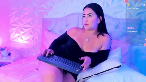 Snapshot of miss_ivy4 chatting on January 25, 4:02 am Ivy online show from January 25, 4:02 am