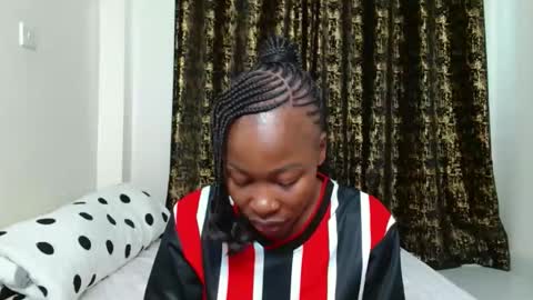 Snapshot of miss_kiarrafit chatting on April 17, 9:23 am Miss Kiarrafit online show from April 17, 9:23 am