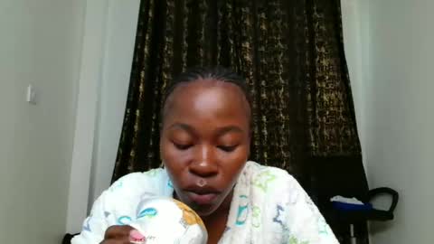 Snapshot of miss_kiarrafit chatting on May 13, 1:30 pm Miss Kiarrafit online show from May 13, 1:30 pm