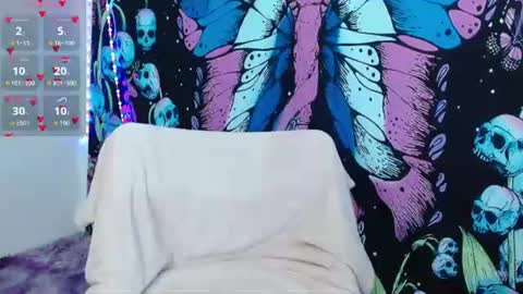 Ahri James online show from July 15, 10:15 pm