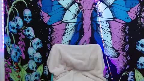 Ahri James online show from August 7, 6:54 pm
