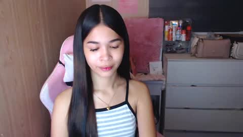 Snapshot of miss_lei18 chatting on March 8, 12:55 am leii online show from March 8, 12:55 am