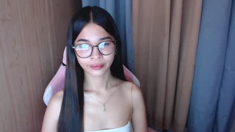 Snapshot of miss_lei18 chatting on March 12, 2:20 am leii online show from March 12, 2:20 am