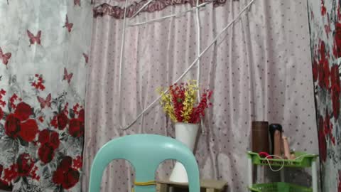 Snapshot of miss_lianslim chatting on March 12, 1:36 am inday online show from March 12, 1:36 am