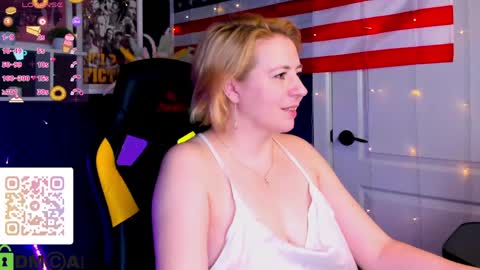 miss_lisaa online show from April 27, 3:48 am