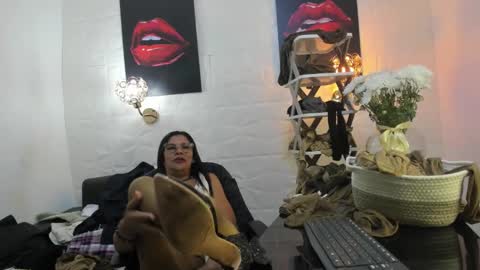 lucero online show from March 9, 5:00 am