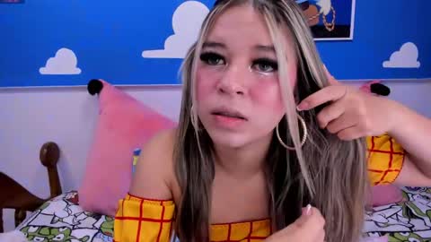 Snapshot of miss_lucyla chatting on May 6, 11:04 am miss_lucyla online show from May 6, 11:04 am