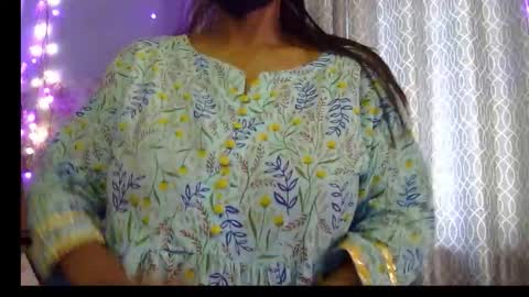Snapshot of miss_mahi69 chatting on March 3, 6:52 am Mahi online show from March 3, 6:52 am
