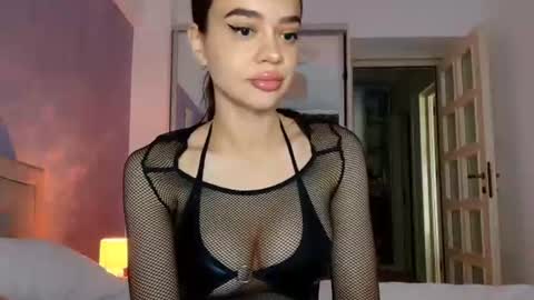 Snapshot of miss_medyson chatting on June 19, 7:56 am miss_medyson online show from June 19, 7:56 am