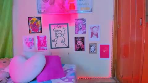 Snapshot of miss_meggaann chatting on March 13, 7:09 pm MEGG online show from March 13, 7:09 pm