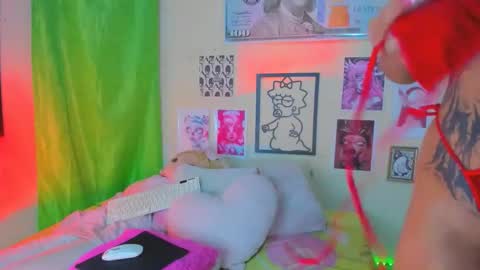 Snapshot of miss_meggaann chatting on April 5, 12:08 am MEGG online show from April 5, 12:08 am