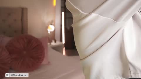 Alejandra online show from February 9, 11:20 pm