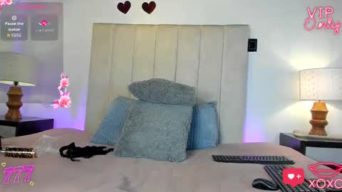 Snapshot of miss_milf_ chatting on April 4, 7:33 pm miss_milf_ online show from April 4, 7:33 pm