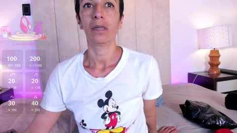 Snapshot of miss_milf_ chatting on April 17, 7:28 pm miss_milf_ online show from April 17, 7:28 pm