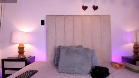 Snapshot of miss_milf_ chatting on April 28, 2:27 am miss_milf_ online show from April 28, 2:27 am