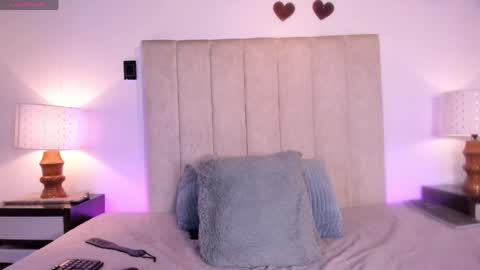 Snapshot of miss_milf_ chatting on April 28, 8:25 pm miss_milf_ online show from April 28, 8:25 pm