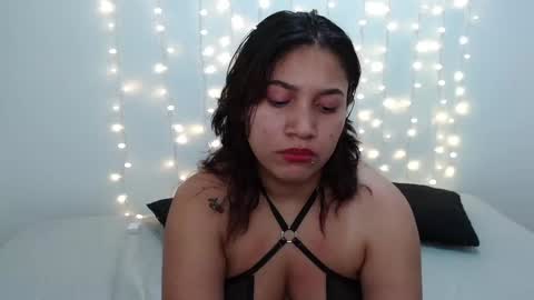 Snapshot of miss_rose1 chatting on February 5, 12:31 am ROS online show from February 5, 12:31 am