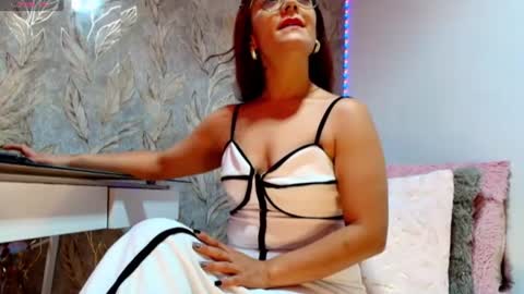 victoria online show from August 2, 2:15 pm