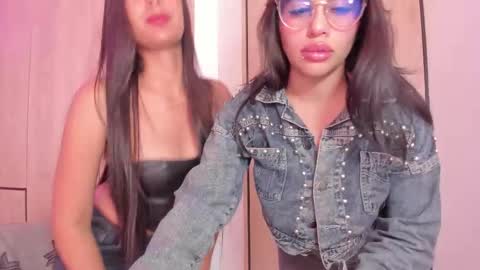 Snapshot of miss_saraxxx chatting on December 2, 4:35 pm Angel Sophie Tif online show from December 2, 4:35 pm