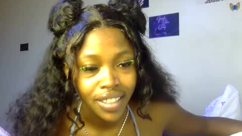 Snapshot of miss_sexyyy chatting on October 13, 1:44 pm miss_sexyyy online show from October 13, 1:44 pm