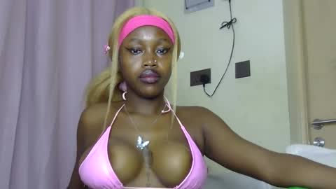 miss_sexyyy online show from April 14, 11:33 pm
