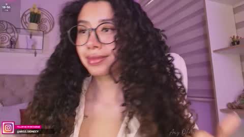 Amy Olivera online show from December 1, 12:54 pm