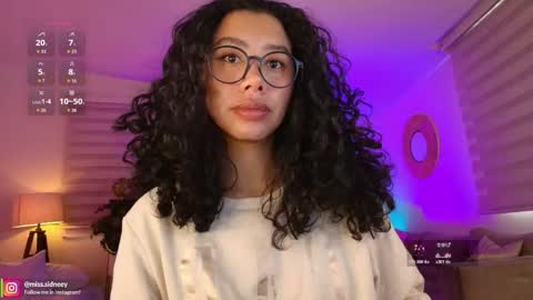 Amy Olivera online show from May 12, 12:46 pm