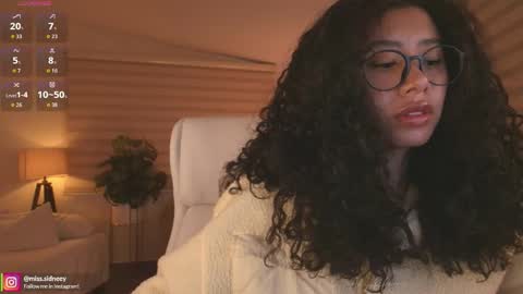 Amy Olivera online show from May 21, 12:45 pm