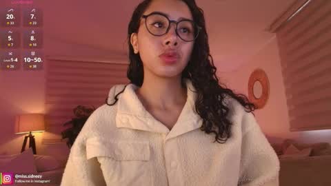 Amy Olivera online show from May 25, 12:44 pm