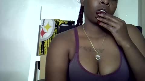 Snapshot of miss_sinphoria chatting on October 9, 11:41 am Miss online show from October 9, 11:41 am