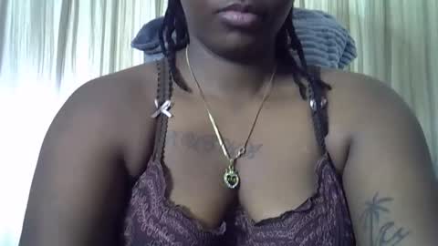 Snapshot of miss_sinphoria chatting on October 21, 6:47 am Miss online show from October 21, 6:47 am