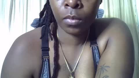 Snapshot of miss_sinphoria chatting on October 23, 8:24 am Miss online show from October 23, 8:24 am