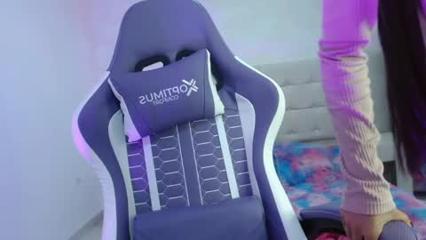 Snapshot of miss_sofiii chatting on April 1, 12:17 pm miss_sofiii online show from April 1, 12:17 pm