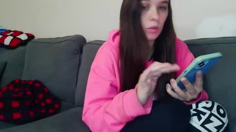 Bella online show from October 31, 1:45 pm