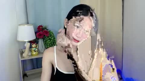 Snapshot of miss_sunshinex chatting on January 19, 1:32 am Shine online show from January 19, 1:32 am