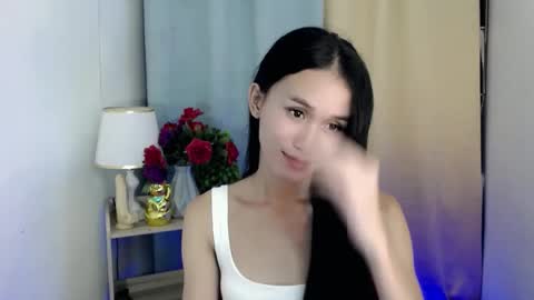 Snapshot of miss_sunshinex chatting on January 23, 7:43 am Shine online show from January 23, 7:43 am