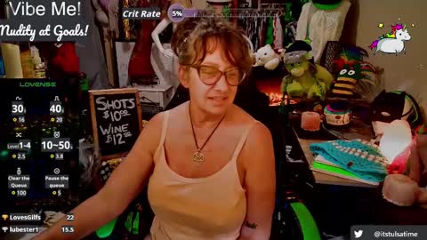 Snapshot of miss_tulsa chatting on October 7, 2:09 am Tulsa Mae aka Mz. Pahkah online show from October 7, 2:09 am