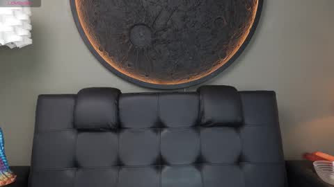 Vaiolette online show from November 6, 11:11 am