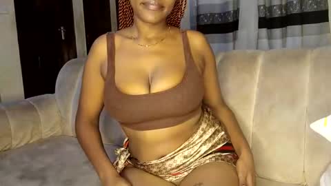 miss_vee_ online show from November 2, 6:32 pm