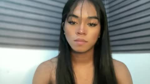 miss_veron_xoxo online show from May 2, 8:47 pm