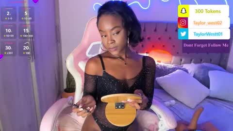 Tay Tay Independent Model   online show from February 12, 8:38 am