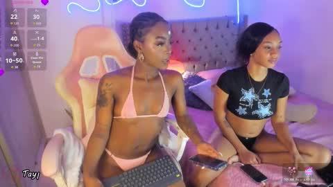 Snapshot of miss_west chatting on December 18, 6:19 am Tay Tay Independent Model online show from December 18, 6:19 am