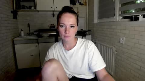 Snapshot of miss_you20 chatting on September 13, 7:35 pm miss_you20 online show from September 13, 7:35 pm